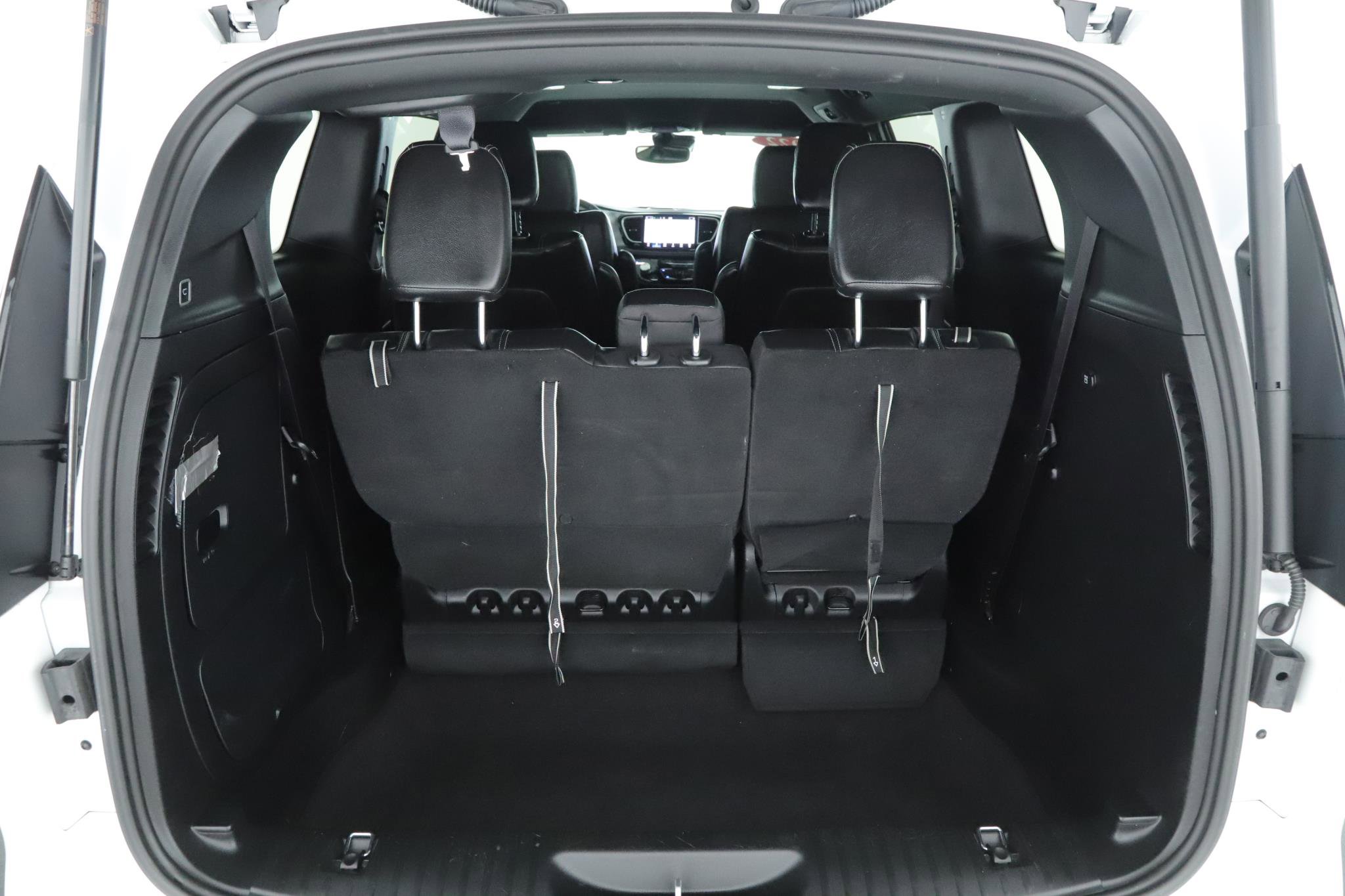 Used 2022 Chrysler Pacifica Touring-L w/ S Appearance Package image 15