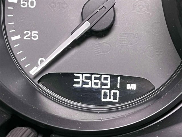 Used 2022 Porsche Macan w/ Premium Package Plus image 46