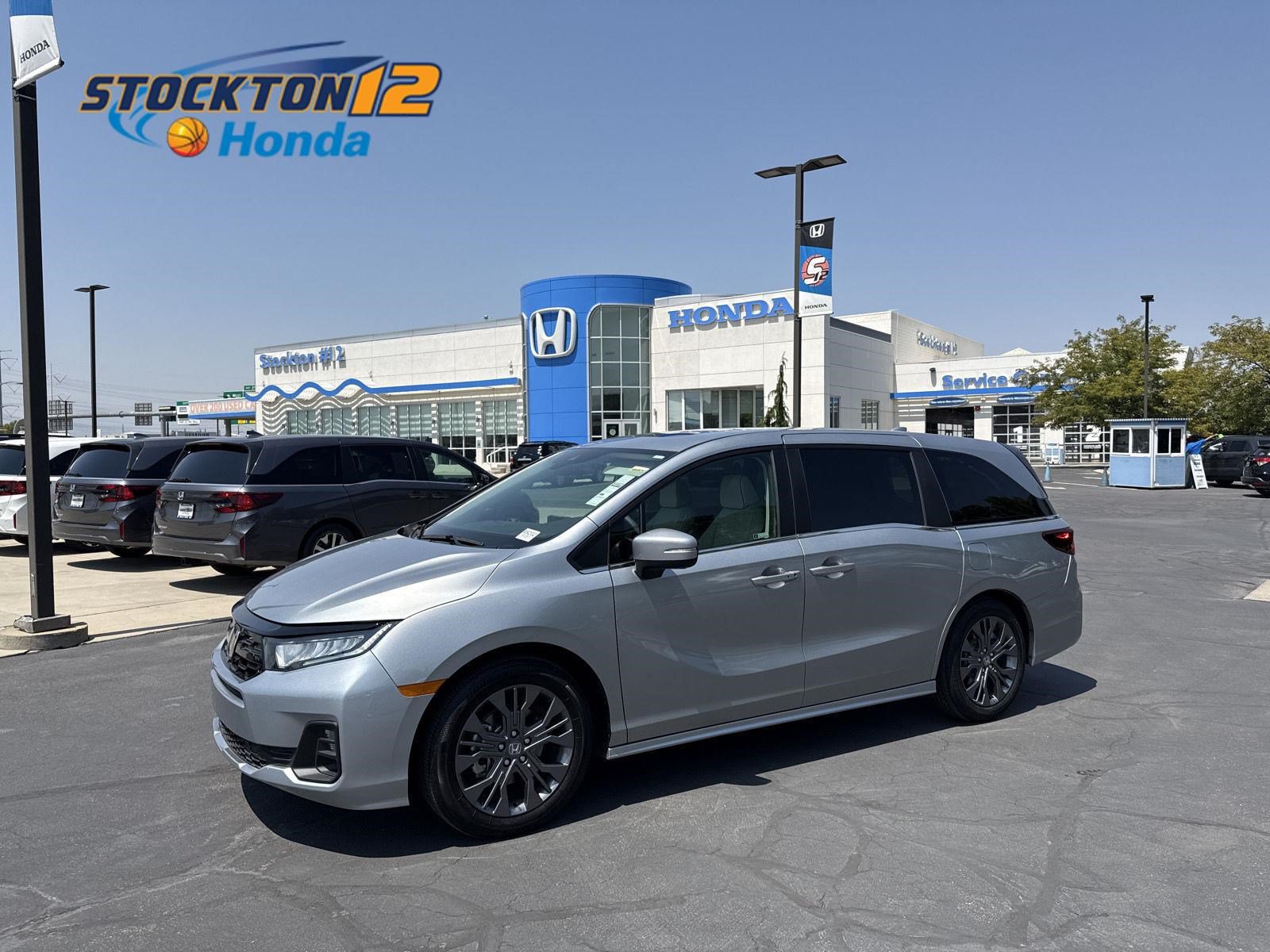 Certified 2026 Honda Odyssey Touring image 1