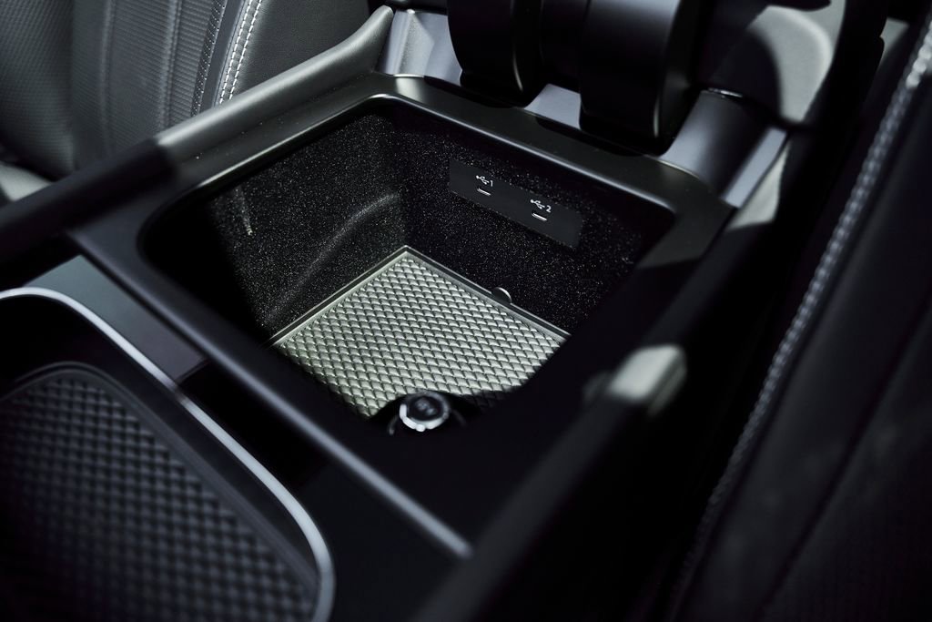 Used 2024 Bentley Bentayga AWD/4WD image 63