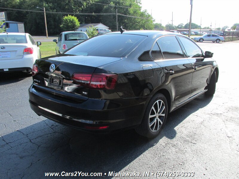 Used 2017 Volkswagen Jetta SE FWD image 5