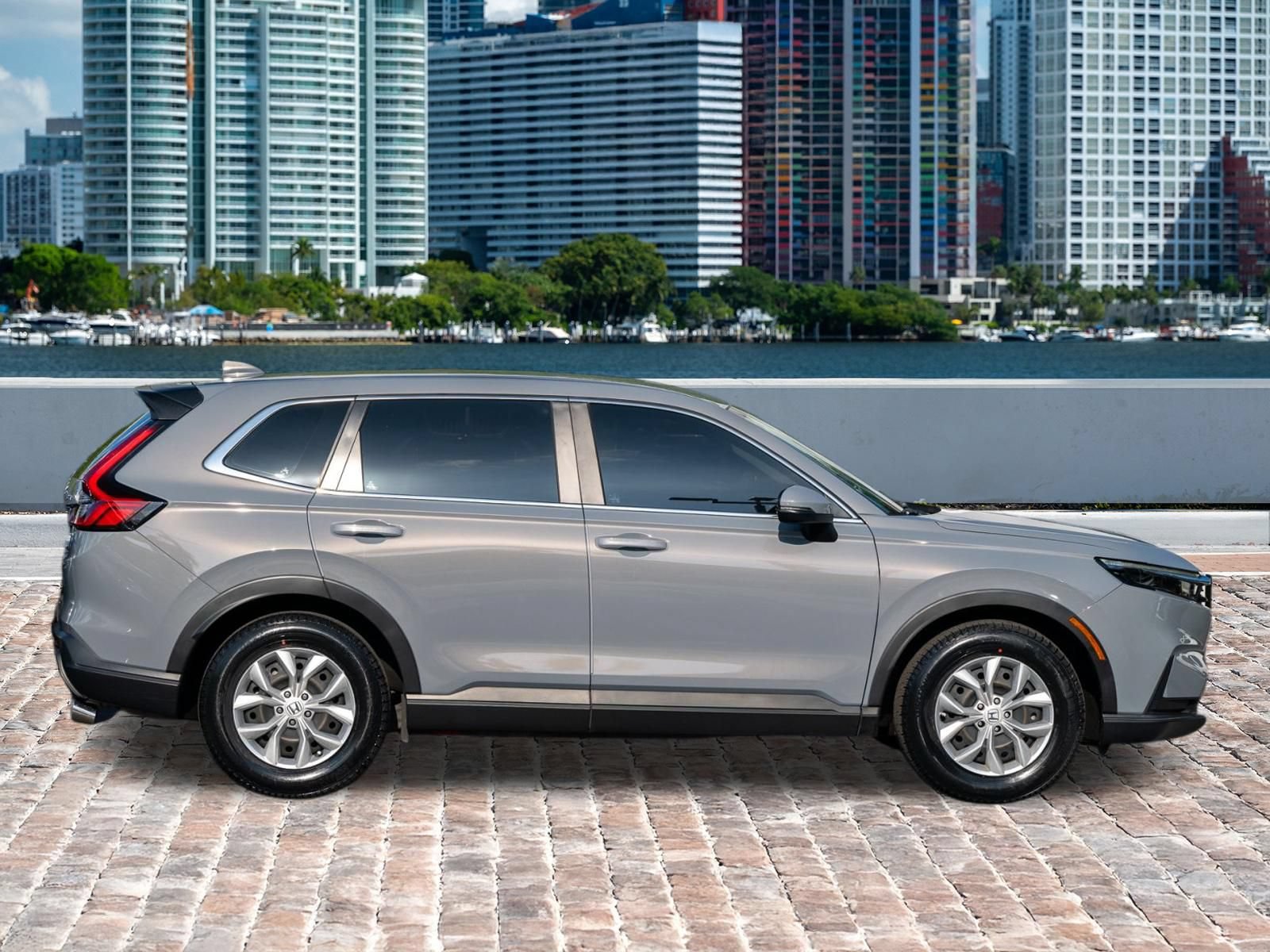 Used 2023 Honda CR-V LX image 4