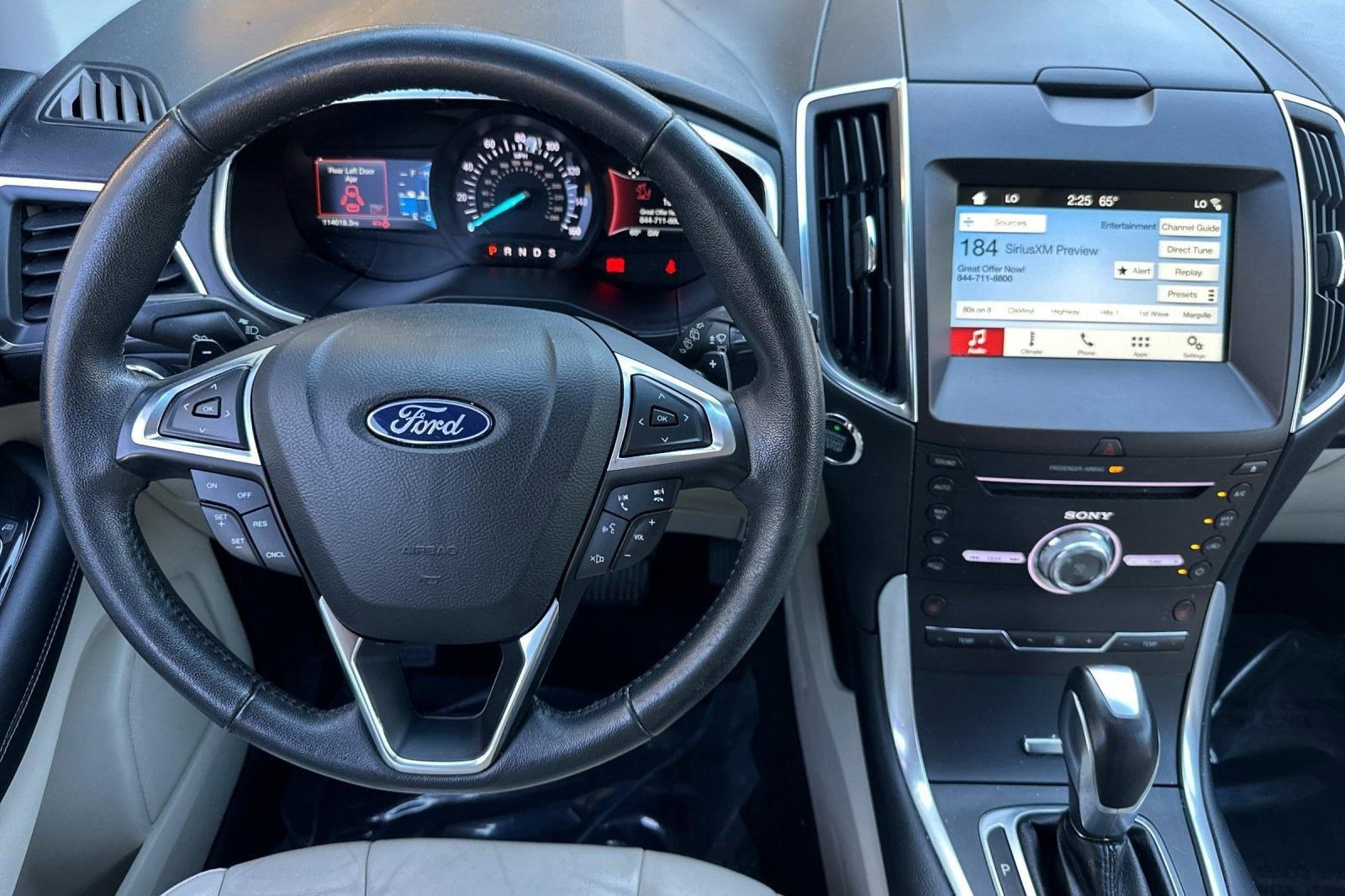 Used 2018 Ford Edge Titanium image 28