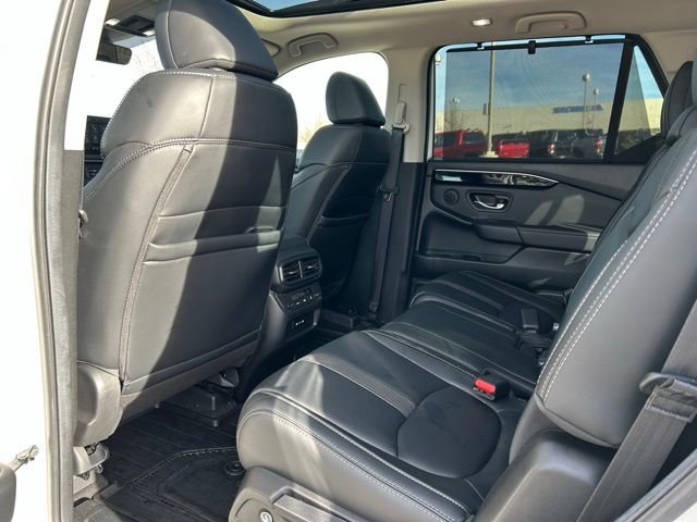 Used 2025 Honda Pilot Touring image 24
