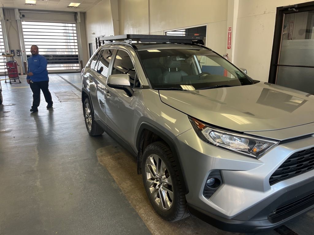 Used 2021 Toyota RAV4 XLE Premium AWD/4WD image 10