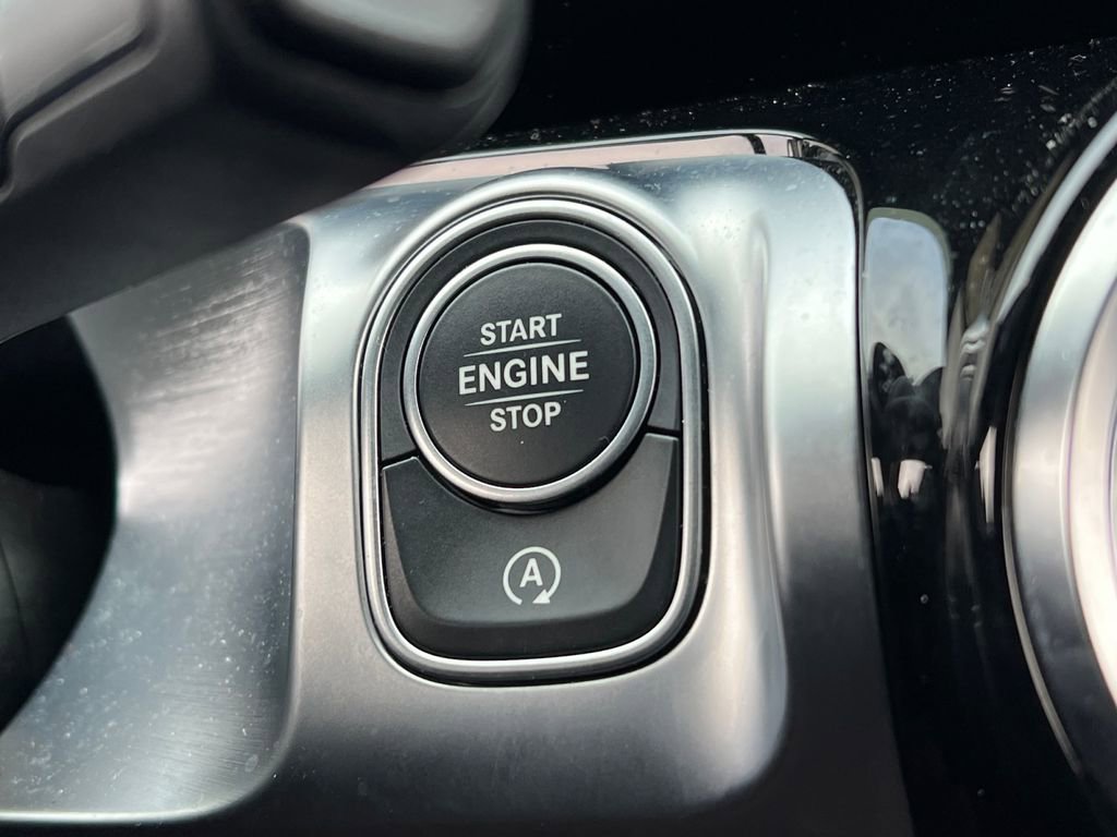 Used 2022 Mercedes-Benz GLB 250 4MATIC image 29