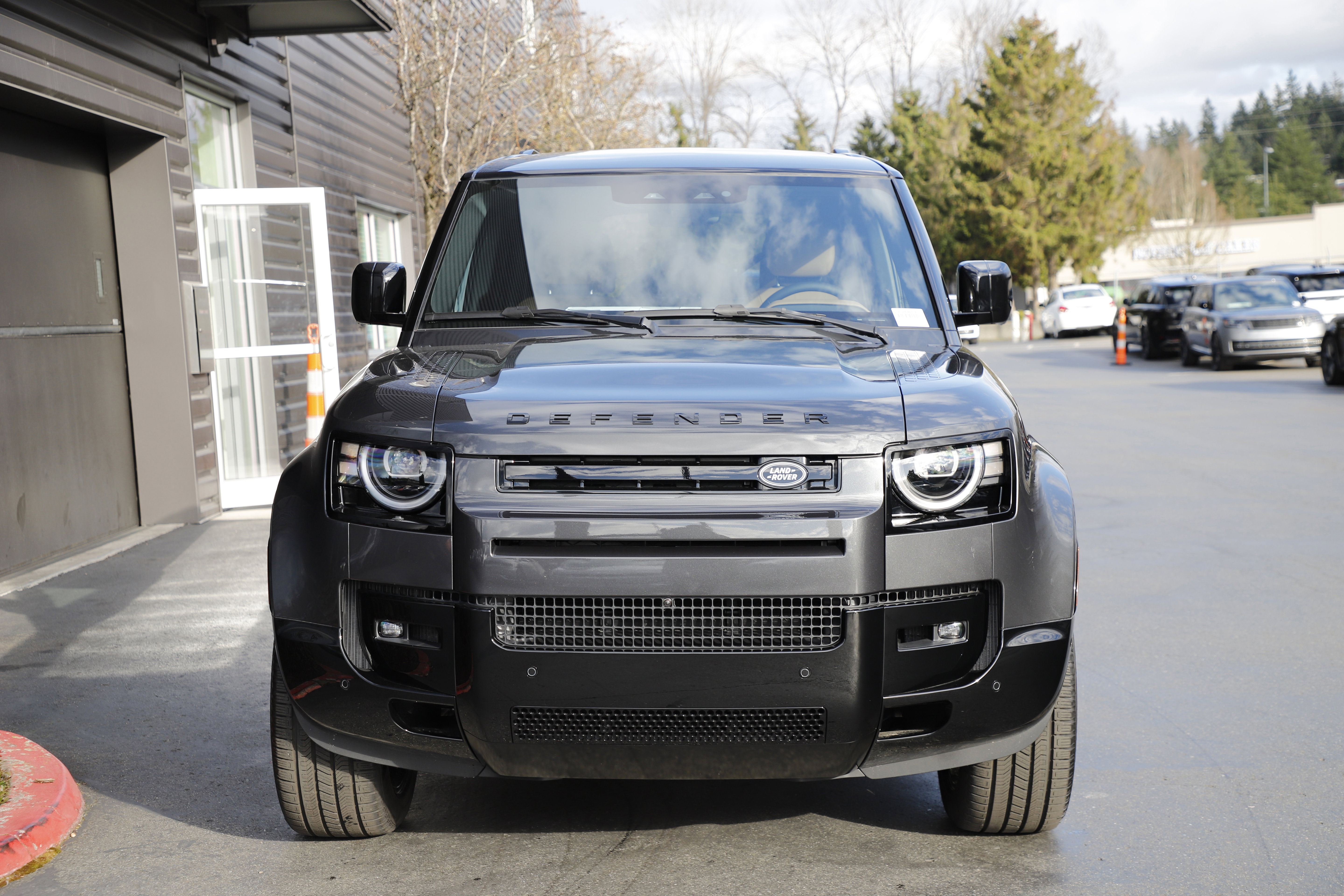 New 2026 Land Rover Defender 110 X-Dynamic SE image 6