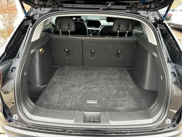 Used 2025 Chevrolet Trax LT FWD image 13