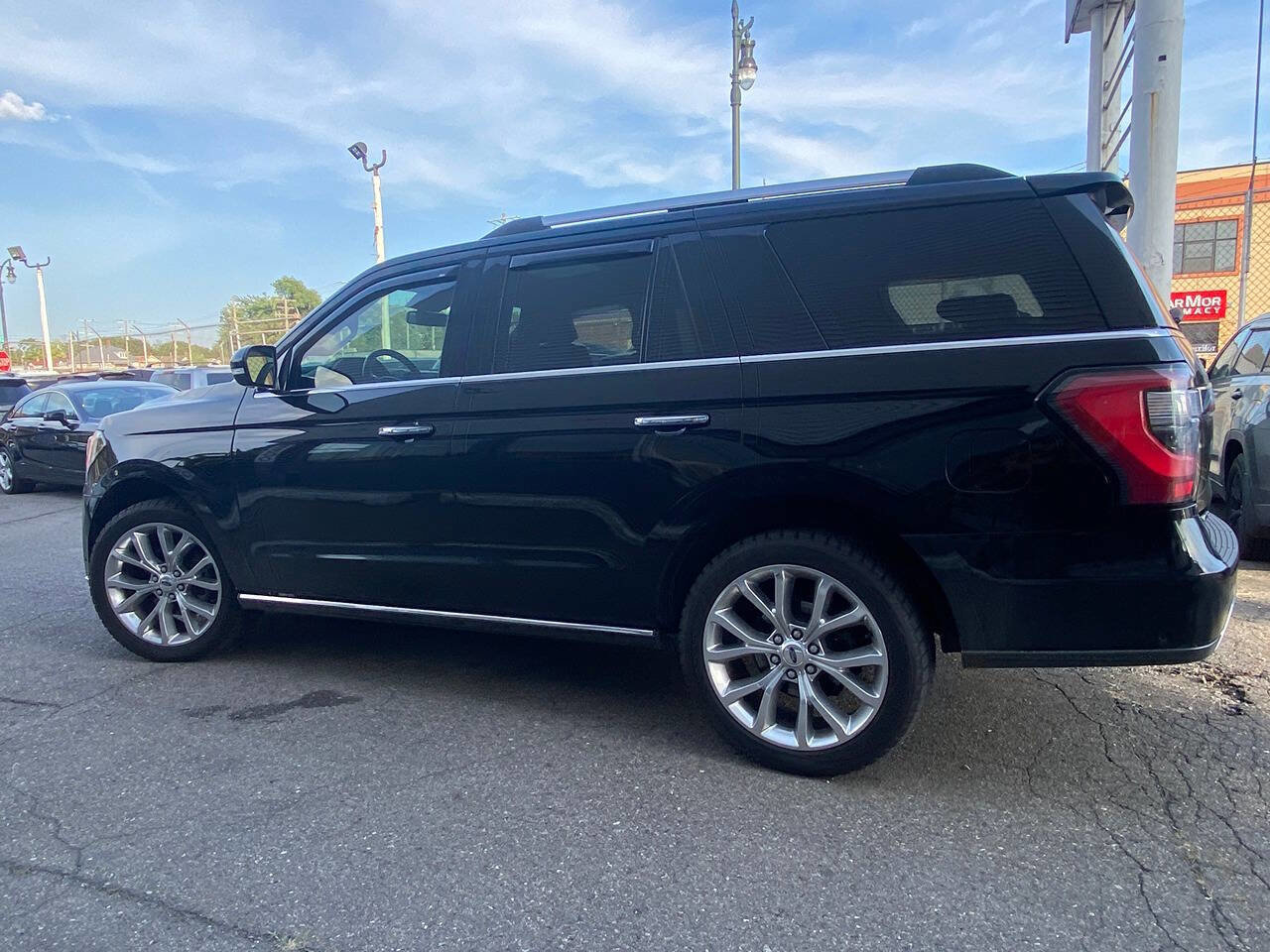 Used 2018 Ford Expedition Limited w/ Equipment Group 302A image 12