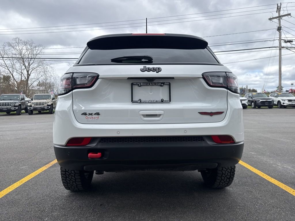 Used 2024 Jeep Compass Trailhawk w/ Trailhawk Elite Group AWD/4WD image 5