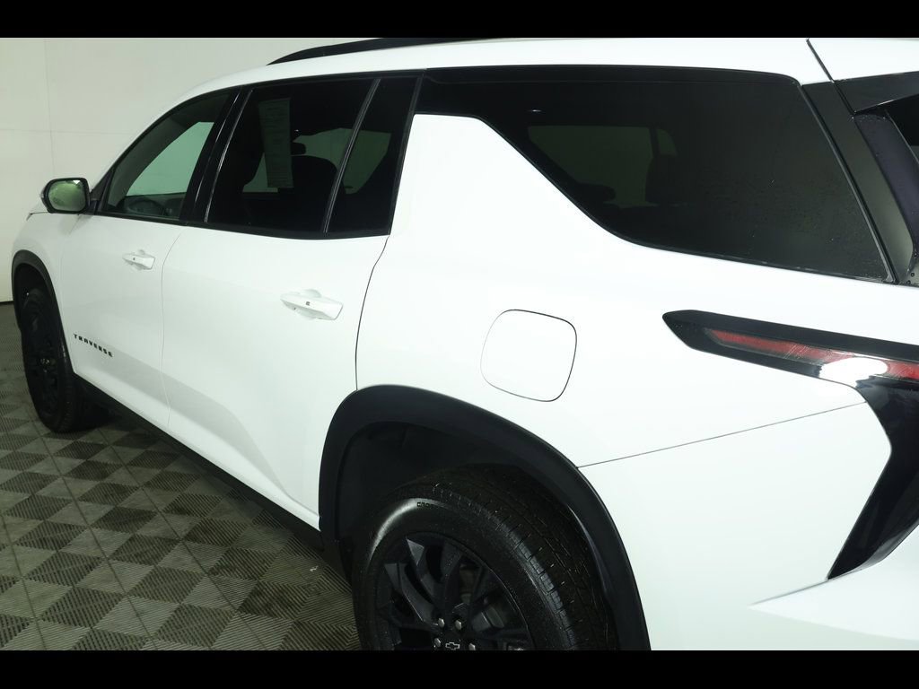 Used 2024 Chevrolet Traverse LT w/ Enhanced Driving Package image 17