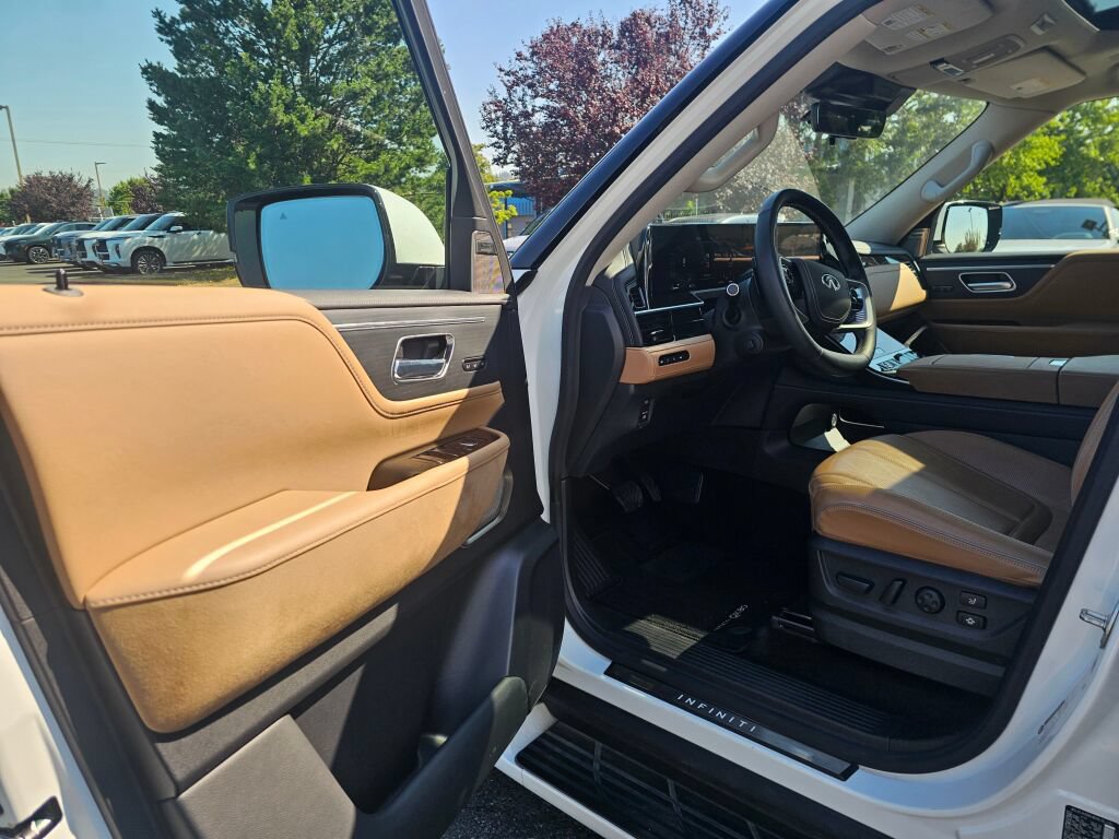 Used 2025 INFINITI QX80 Sensory AWD/4WD image 22