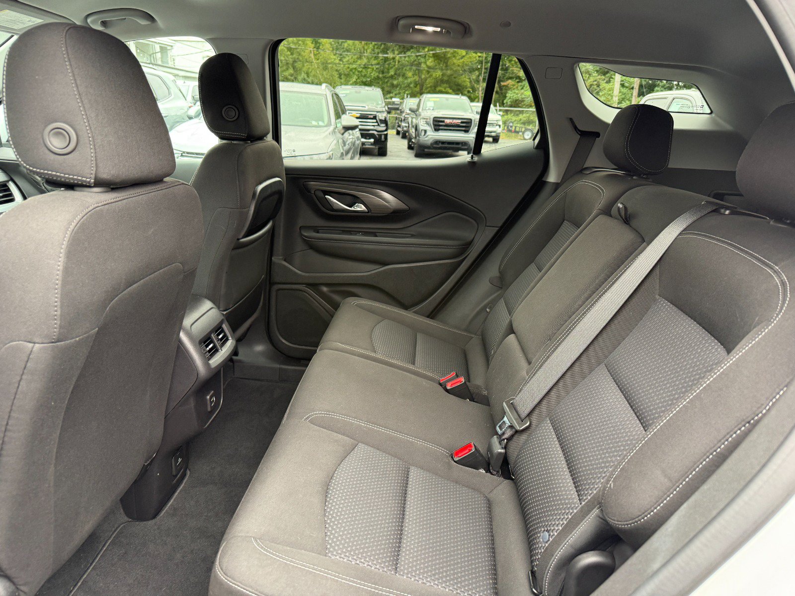 Used 2024 GMC Terrain SLE w/ Driver Convenience Package AWD/4WD image 16