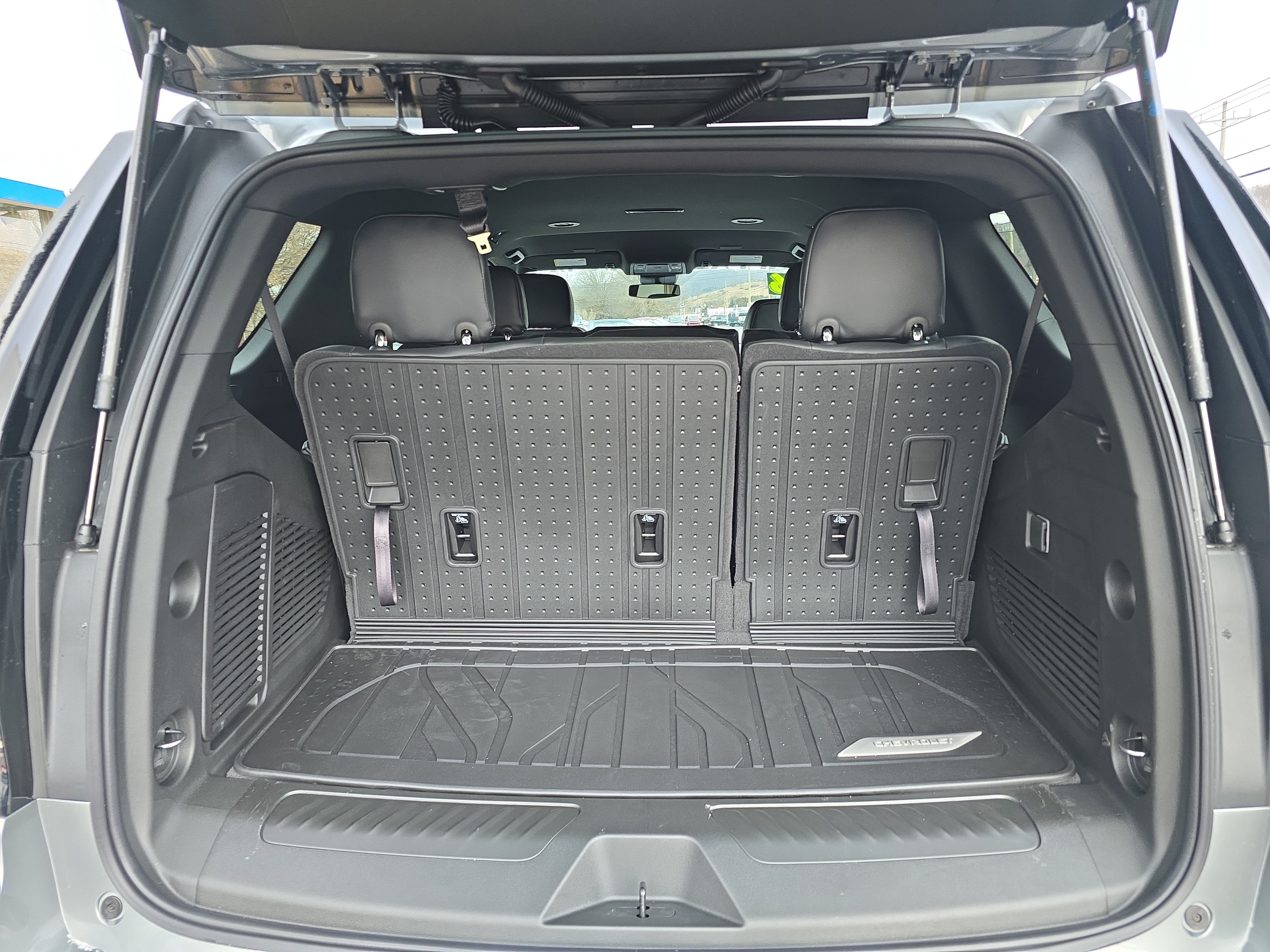New 2026 Chevrolet Tahoe LS w/ LPO, Dark Essentials Package AWD/4WD image 5