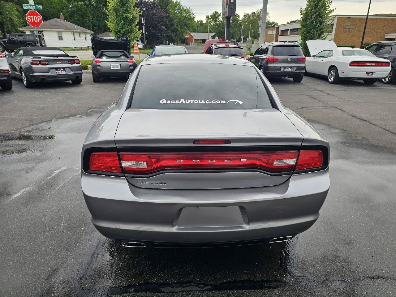 Used 2013 Dodge Charger SE RWD image 9