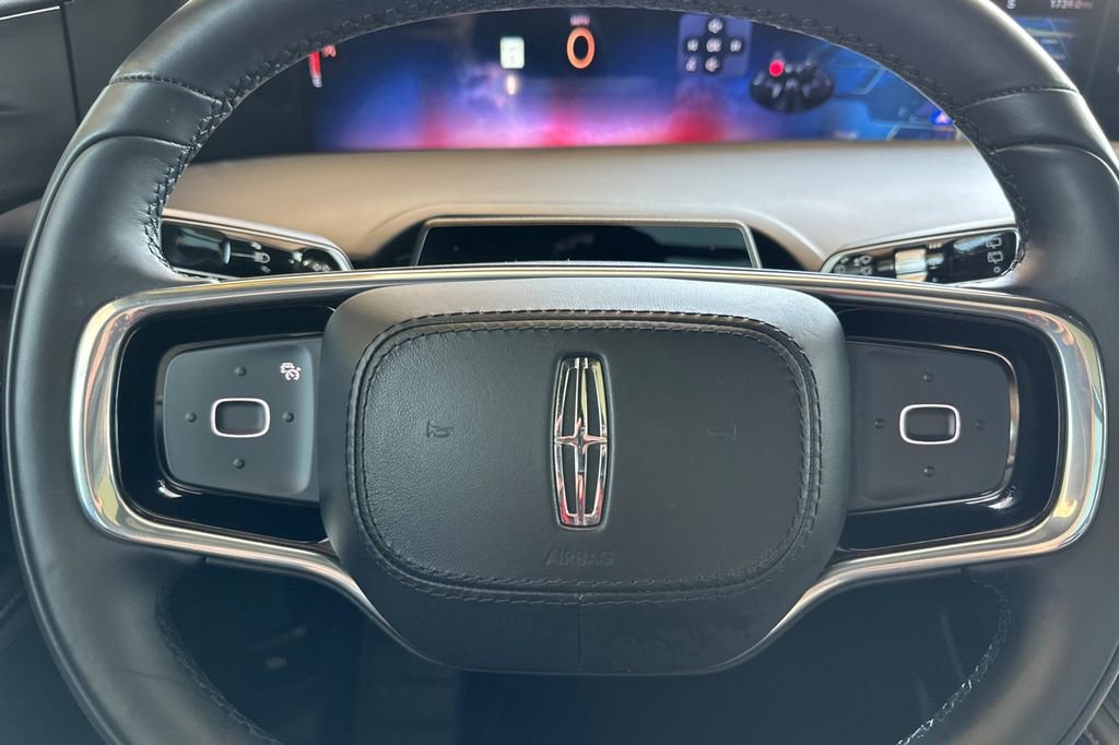 Used 2024 Lincoln Nautilus Reserve w/ Equipment Group 202A image 27