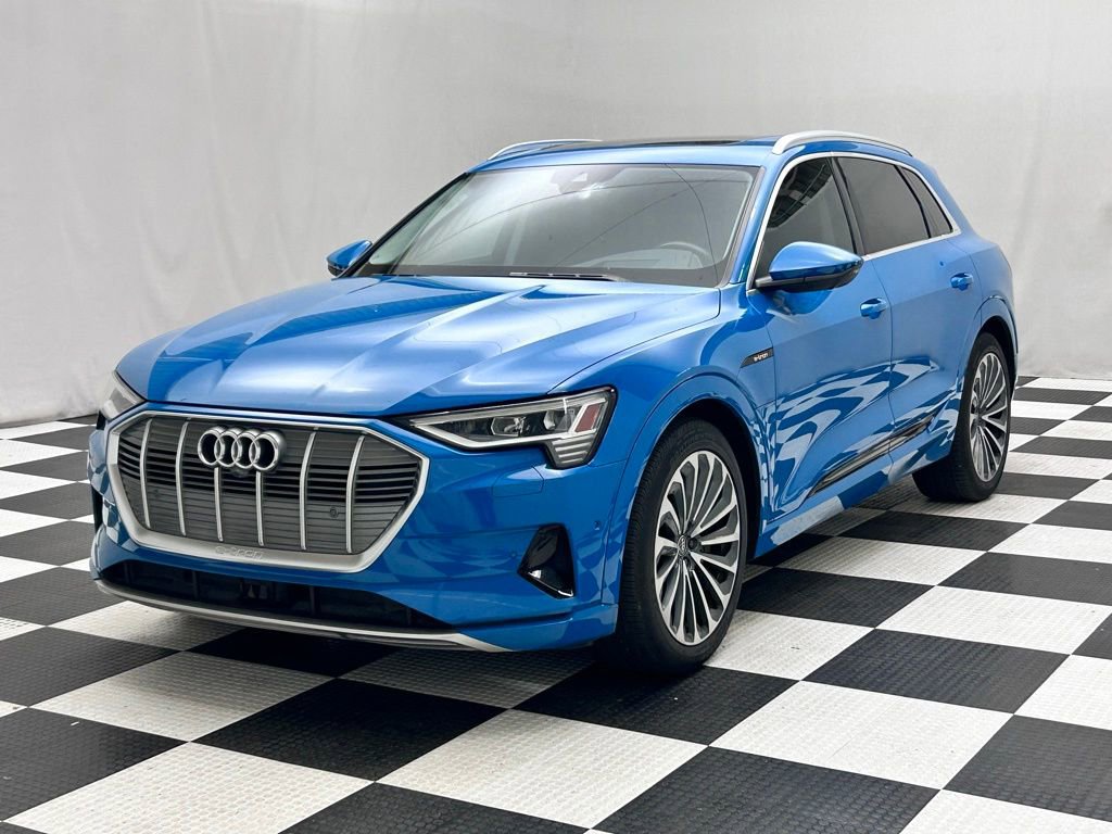 Used 2019 Audi e-tron Prestige w/ Prestige Package AWD/4WD image 4