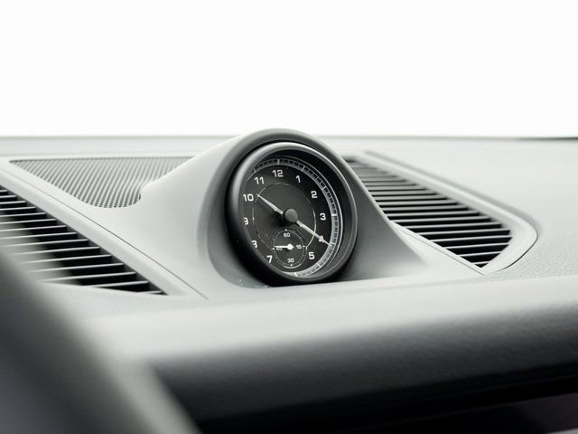 Certified 2025 Porsche Macan image 18