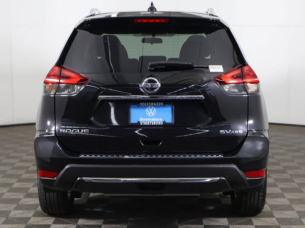 Used 2017 Nissan Rogue SV AWD/4WD image 13