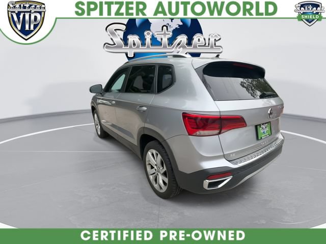 Used 2023 Volkswagen Taos SE w/ Panoramic Sunroof Package FWD image 7