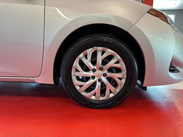 Used 2018 Toyota Corolla LE image 29