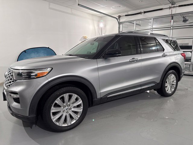 Used 2022 Ford Explorer Platinum w/ Equipment Group 601A AWD/4WD image 3
