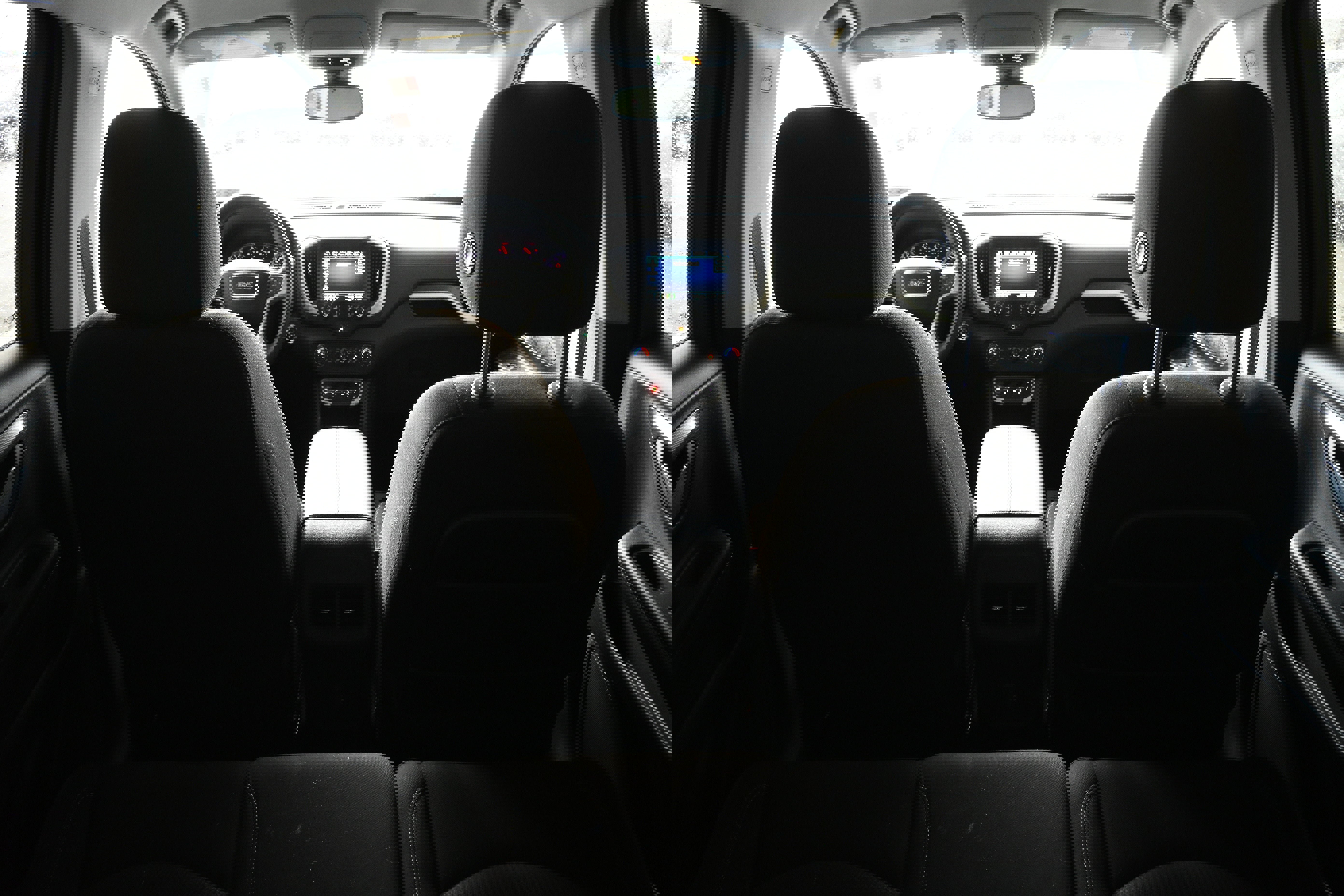 Used 2024 GMC Terrain SLE w/ Driver Convenience Package image 14