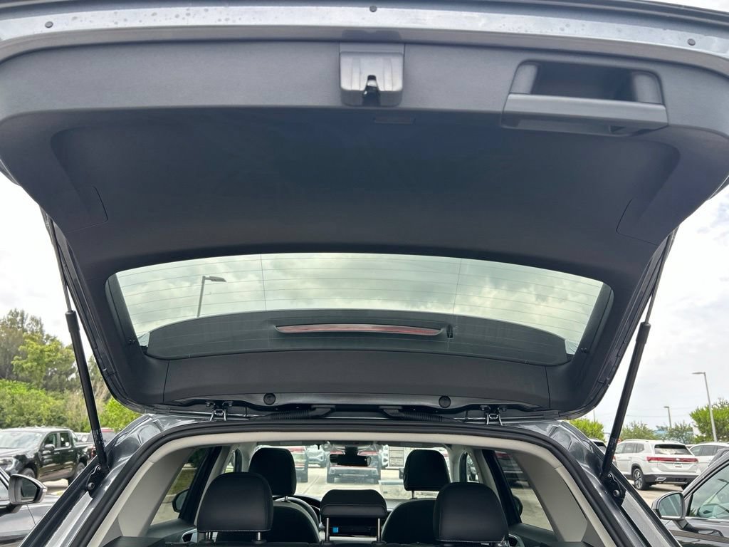 New 2026 Volkswagen Taos SE w/ Panoramic Sunroof Package FWD image 53