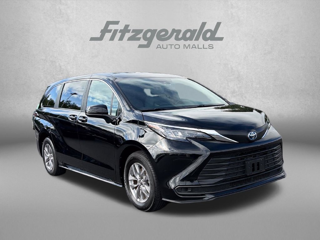 Used 2025 Toyota Sienna LE FWD 360° Tour