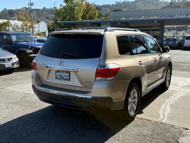 Used 2011 Toyota Highlander SE image 5