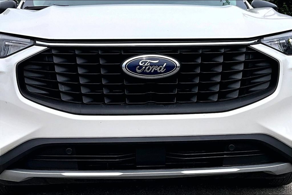 Used 2023 Ford Escape Active AWD/4WD image 29