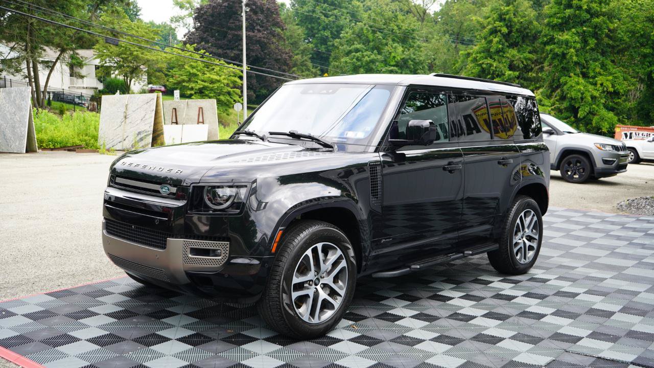 Used 2021 Land Rover Defender 110 X-Dynamic SE AWD/4WD image 24