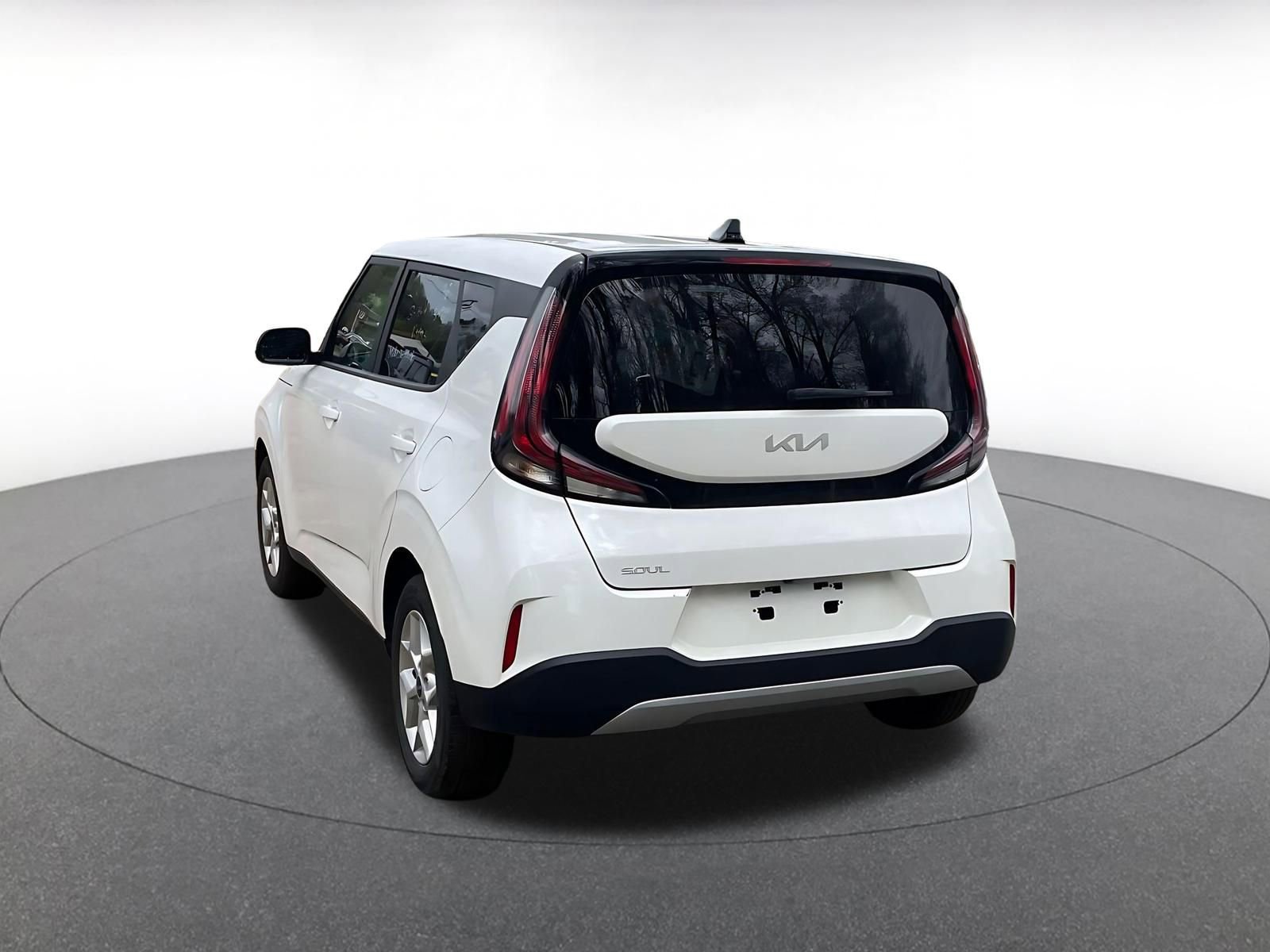 Used 2025 Kia Soul LX w/ LX Technology Package image 12