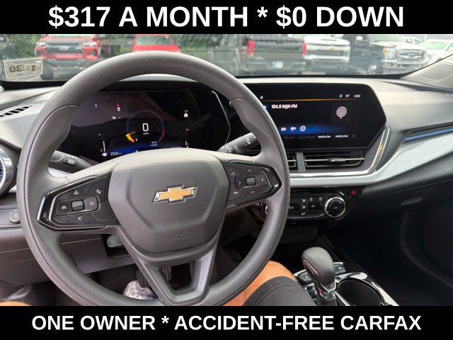 Used 2025 Chevrolet Trax LT FWD image 31
