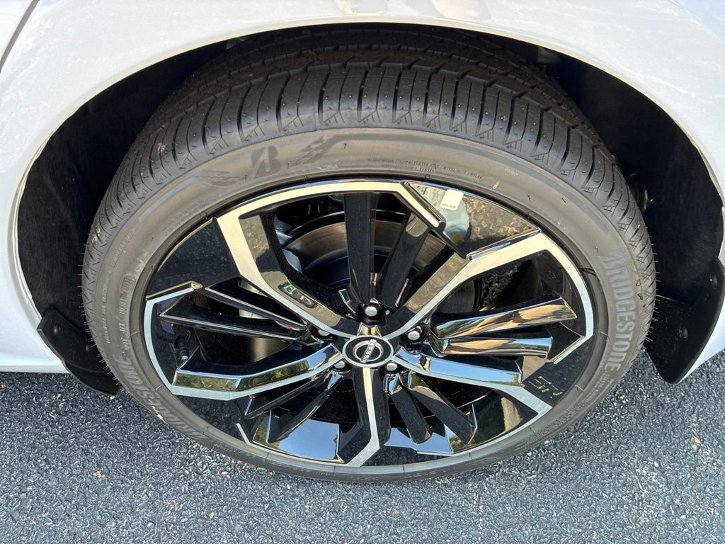 New 2026 Nissan Altima 2.5 SR AWD/4WD image 11