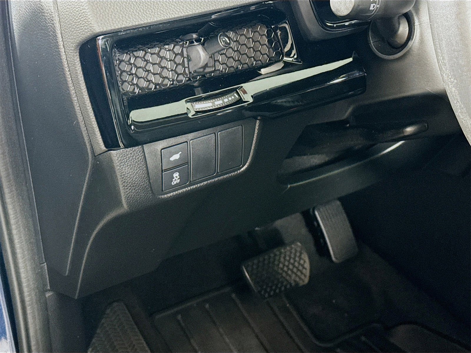 Used 2024 Honda CR-V EX-L image 8