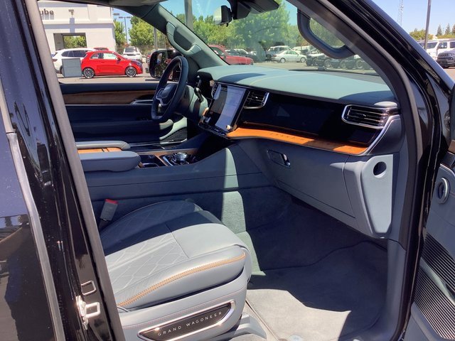 Used 2024 Jeep Grand Wagoneer Series III w/ Flexible Seating Group image 41