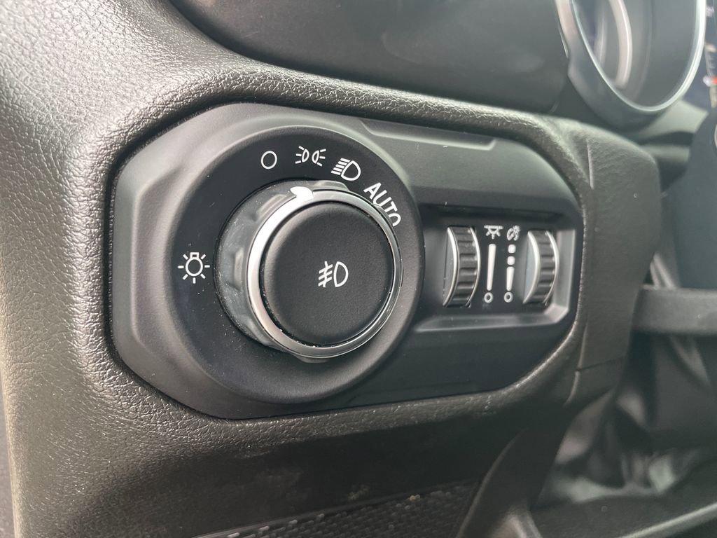 Used 2022 Jeep Wrangler Unlimited Sport image 27