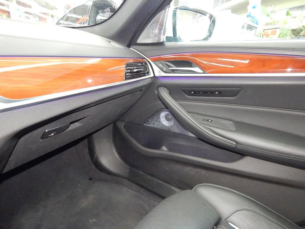 Used 2019 BMW 540i xDrive w/ Dynamic Handling Package image 21