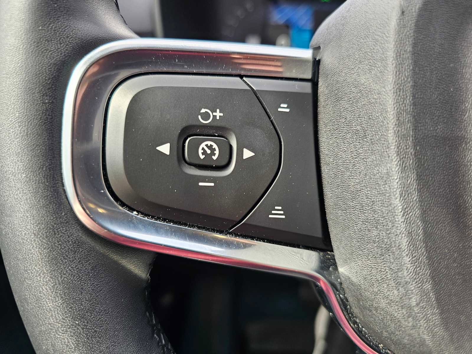 Certified 2023 Volvo C40 P8 Recharge Ultimate w/ Protection Package Premier image 35