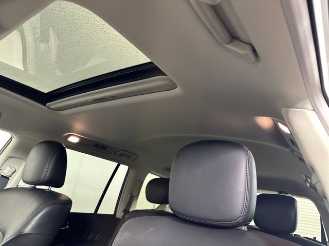 Used 2024 Nissan Armada SL w/ Captain's Chairs Package image 12