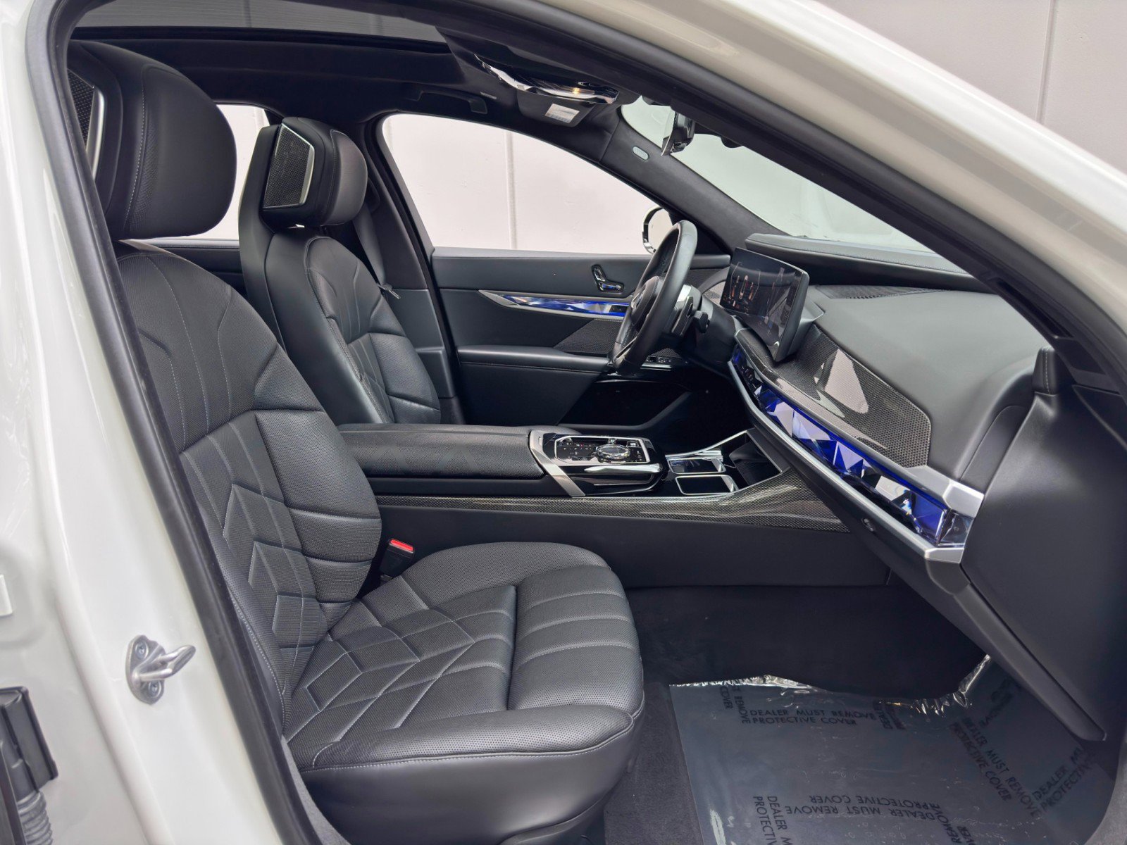 Used 2023 BMW 740i w/ Parking Assistance Package RWD image 16