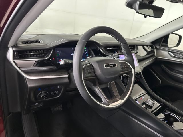 Used 2023 Jeep Grand Cherokee 4WD 4xe w/ Luxury Tech Group II image 13