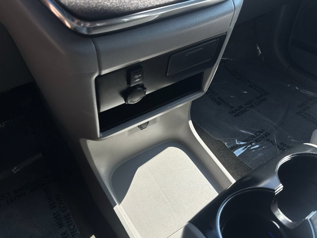 Used 2018 Toyota Sienna LE AWD/4WD image 26