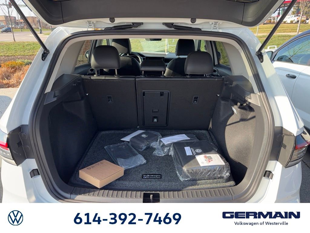 New 2026 Volkswagen Taos SEL image 16