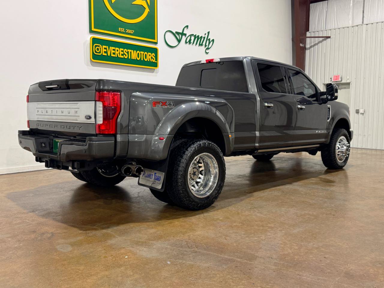 Used 2018 Ford F350 Platinum w/ Platinum Ultimate Package AWD/4WD image 8