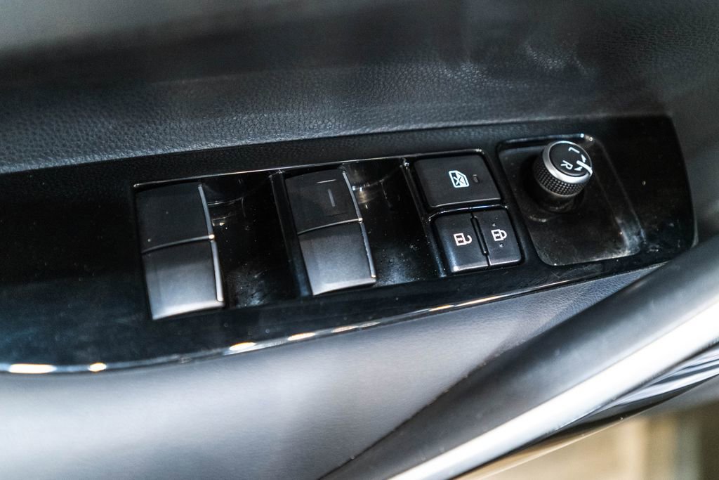 Used 2020 Toyota Corolla XSE FWD image 20