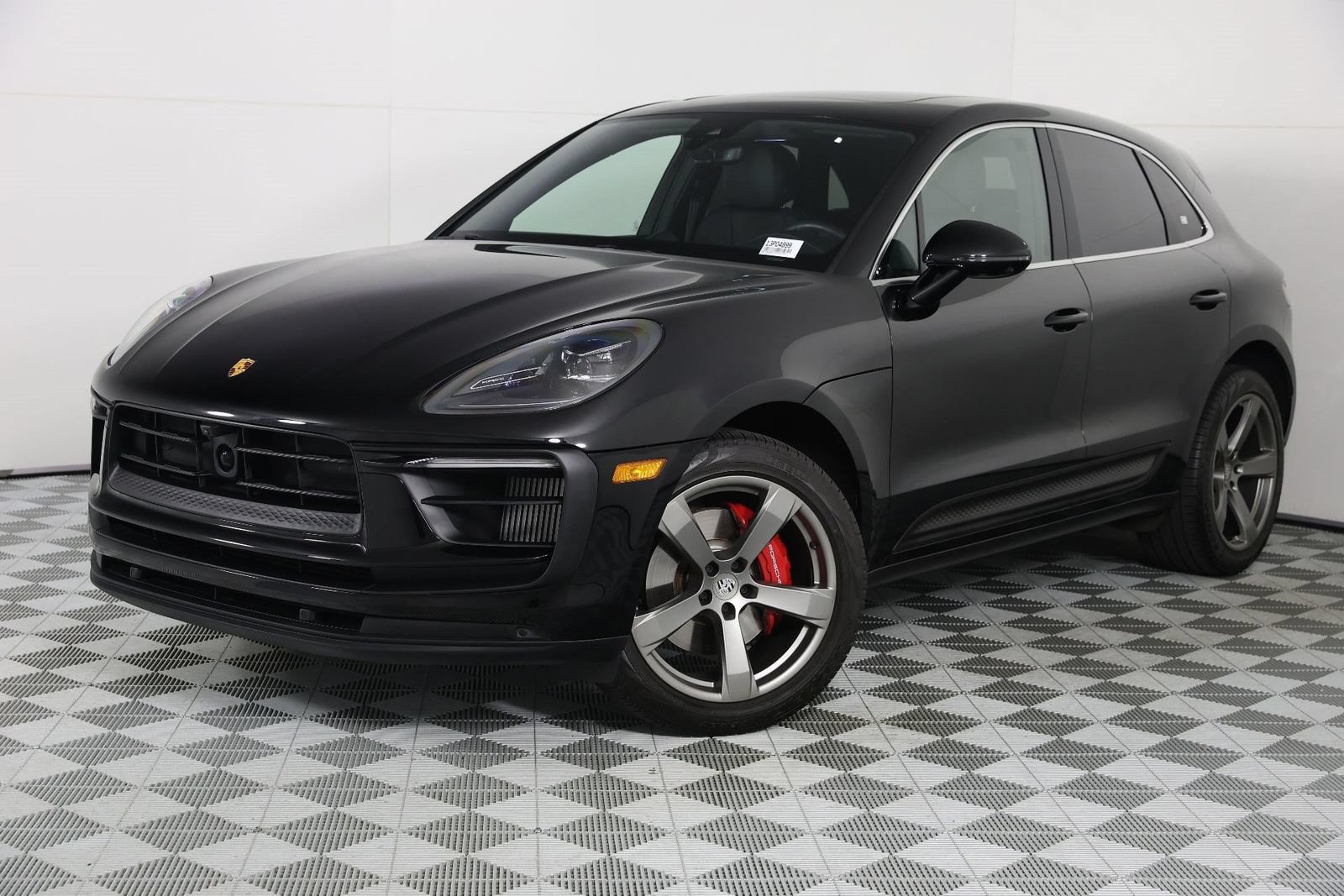Certified 2023 Porsche Macan S AWD/4WD image 35