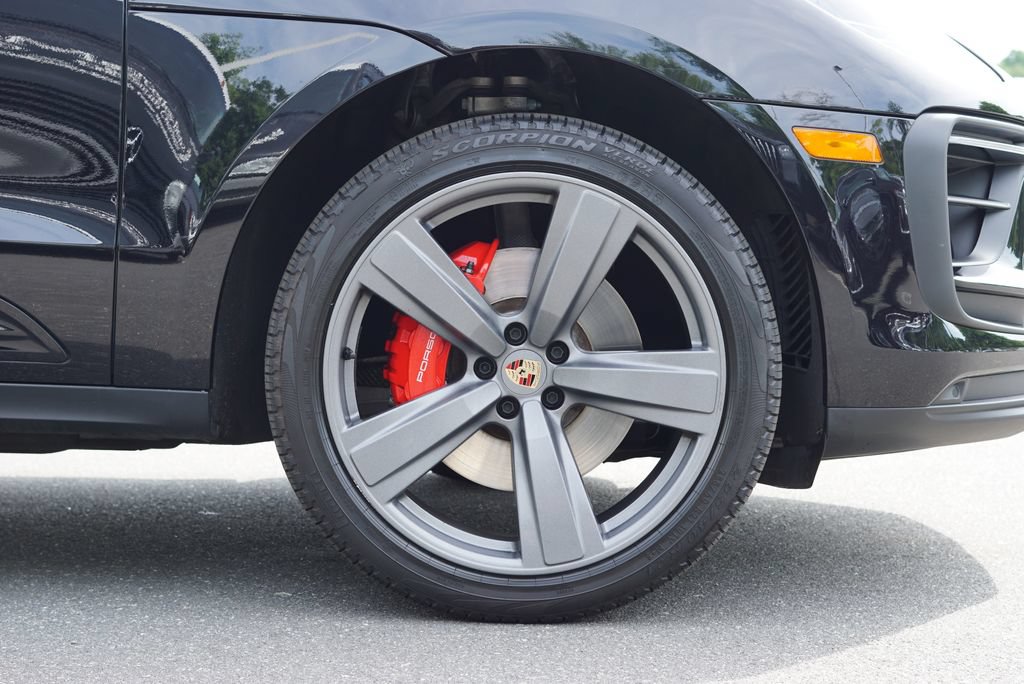 Used 2023 Porsche Macan S AWD/4WD image 16