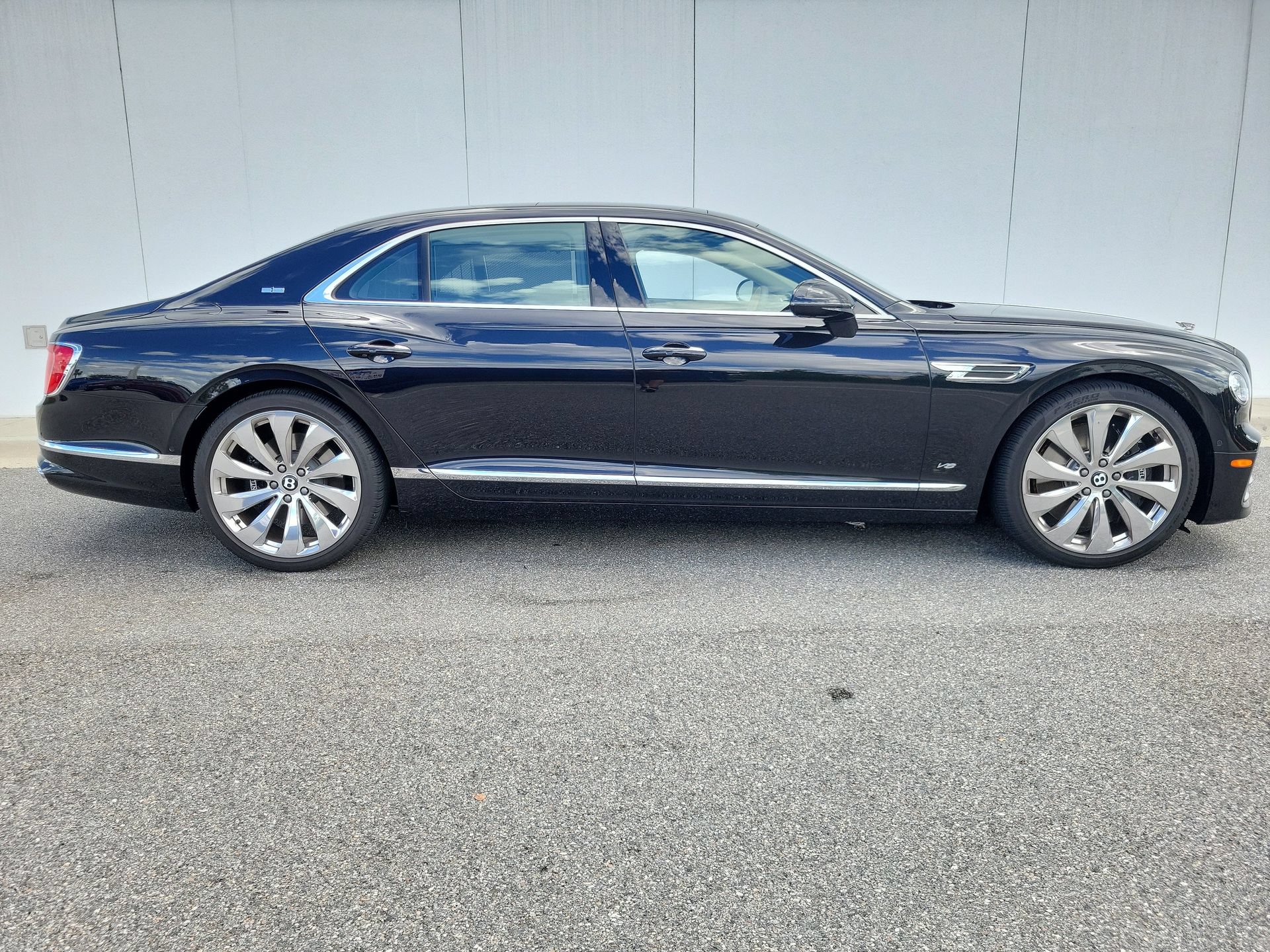 Used 2021 Bentley Flying Spur V8 AWD/4WD image 5